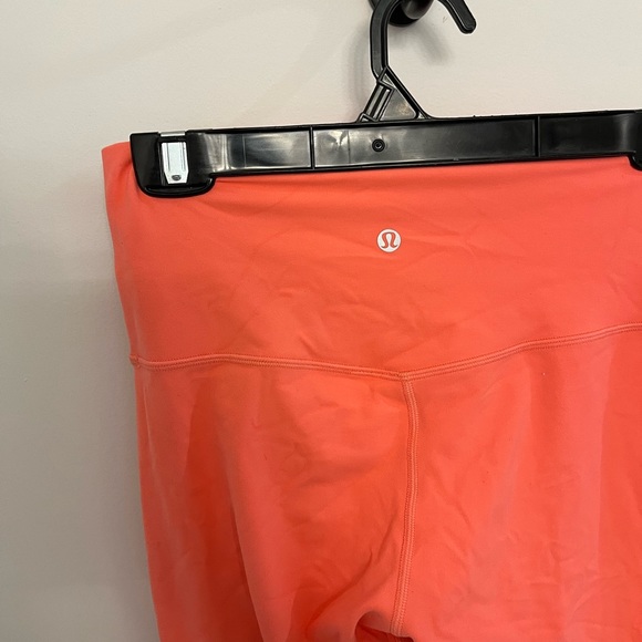 lululemon bright pink leggings (double lined) size 8 (M) - Picture 3 of 3